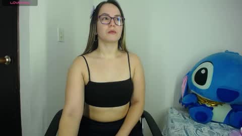 Snapshot of sofi_sweetcam21 chatting on 05-18-26, 10:32 LAURA SOFIA online show from 05-18-26, 10:32