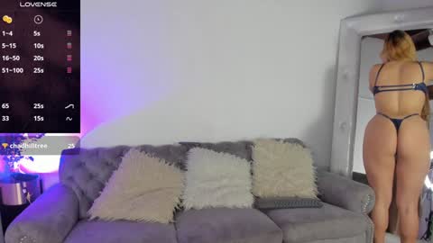 Snapshot of sofi_vasquez chatting on 12-13-24, 11:06 Sofia Vasquez online show from 12-13-24, 11:06