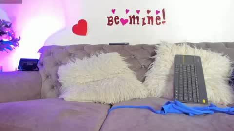 Snapshot of sofi_vasquez chatting on 02-13-25, 01:29 Sofia Vasquez online show from 02-13-25, 01:29