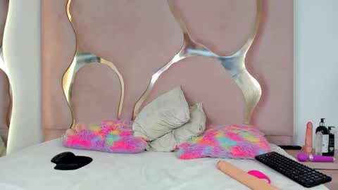 SOFIA online show from 02-26-25, 04:58