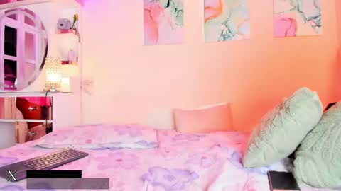 Snapshot of sofia__lujan chatting on 06-13-26, 09:40 call me L U online show from 06-13-26, 09:40