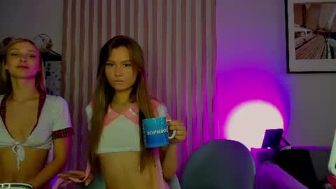 Snapshot of sofia_flowers chatting on 07-20-26, 10:39 sofia_flowers online show from 07-20-26, 10:39