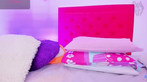 Snapshot of sofia_girl_ chatting on 02-16-25, 07:04 SOFIA online show from 02-16-25, 07:04