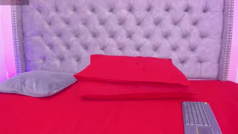 Snapshot of sofia_girl_ chatting on 12-04-25, 06:55 SOFIA online show from 12-04-25, 06:55