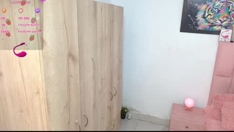 Snapshot of sofia_gold_ chatting on 01-24-25, 06:14 sofia online show from 01-24-25, 06:14