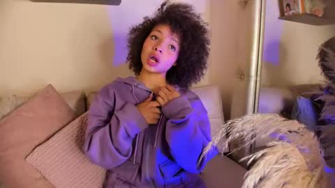 Snapshot of sofia_kay_ chatting on 02-23-26, 04:59 S O F I A online show from 02-23-26, 04:59