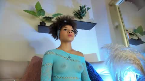 Snapshot of sofia_kay_ chatting on 04-28-26, 02:27 S O F I A online show from 04-28-26, 02:27