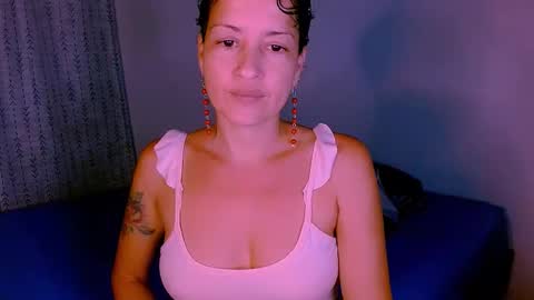 Sofia  online show from 10-23-25, 10:41