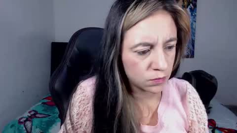 sofia_martinez68 online show from 01-14-26, 03:23