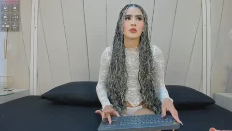 Snapshot of sofia_mercer chatting on 05-21-26, 04:30 Sofia Mercer online show from 05-21-26, 04:30