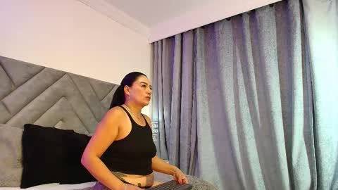 sofia_owens2 online show from 09-11-25, 11:21