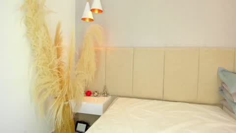 SOFIA PAMELA online show from 01-21-25, 04:32