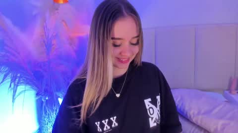 SOFIA PAMELA online show from 03-11-25, 01:16