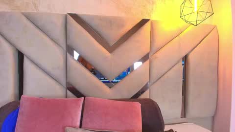   online show from 05-28-26, 07:00