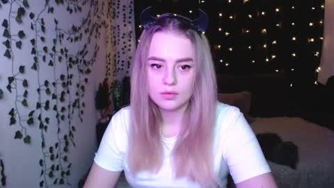 sofia_rosemary online show from 02-03-25, 12:47