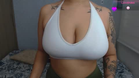 Snapshot of sofia_stonee1 chatting on 10-26-25, 05:52 kanella valery online show from 10-26-25, 05:52