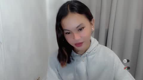 sofia_sweetheart18 online show from 11-28-25, 01:08