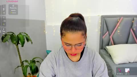 Sofa online show from 01-13-26, 12:43