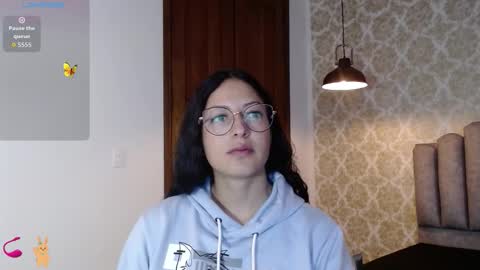 Sofa online show from 09-19-25, 11:11