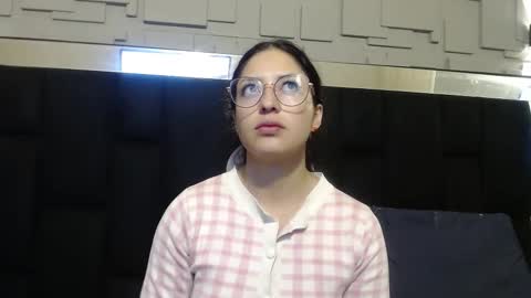 Sofa online show from 09-21-25, 11:01