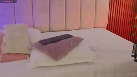 Snapshot of sofiaa_cortes chatting on 07-28-26, 02:13 Sofi online show from 07-28-26, 02:13