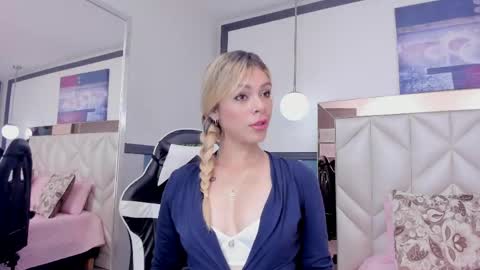 Snapshot of sofiaa_morris chatting on 04-19-26, 07:16 Sofia online show from 04-19-26, 07:16