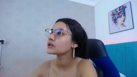 Snapshot of sofiaasexy19 chatting on 11-25-25, 12:27 Sofia online show from 11-25-25, 12:27