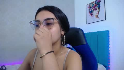 Snapshot of sofiaasexy19 chatting on 11-28-25, 12:19 Sofia online show from 11-28-25, 12:19