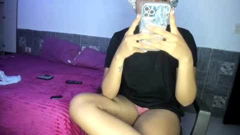 Snapshot of sofiacandy17 chatting on 01-19-25, 08:30 Danna Sofia online show from 01-19-25, 08:30