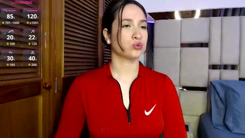 Snapshot of sofiaduque_26 chatting on 06-18-26, 05:17 sofiaduque_26 online show from 06-18-26, 05:17