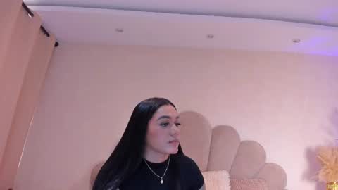 Snapshot of sofiagomez_1 chatting on 06-13-26, 06:28 SOFI online show from 06-13-26, 06:28