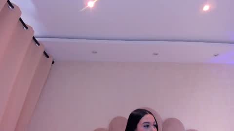 Snapshot of sofiagomez_1 chatting on 06-20-26, 06:00 SOFI online show from 06-20-26, 06:00