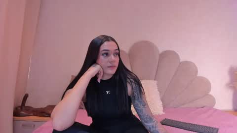 Snapshot of sofiagomez_1 chatting on 06-24-26, 07:46 SOFI online show from 06-24-26, 07:46