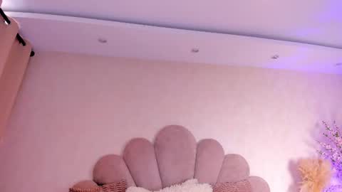 Snapshot of sofiagomez_1 chatting on 07-13-26, 07:05 SOFI online show from 07-13-26, 07:05