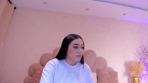 Snapshot of sofiagomez_1 chatting on 07-19-26, 04:33 SOFI online show from 07-19-26, 04:33