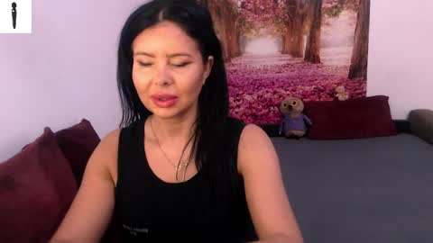 Snapshot of sofialiub chatting on 12-11-24, 11:30 sofialiub online show from 12-11-24, 11:30