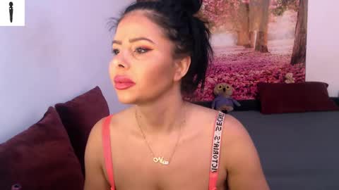 Snapshot of sofialiub chatting on 12-17-24, 11:49 sofialiub online show from 12-17-24, 11:49