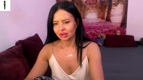 Snapshot of sofialiub chatting on 12-22-24, 10:25 sofialiub online show from 12-22-24, 10:25