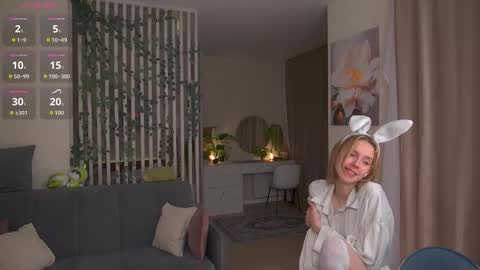 Snapshot of sofiapure18 chatting on 10-16-25, 06:31 Sofia Help me overcome shynes with 100 thumbs up online show from 10-16-25, 06:31