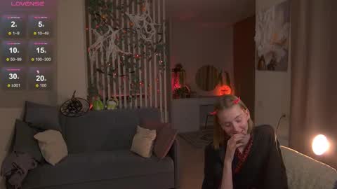 Snapshot of sofiapure18 chatting on 10-30-25, 08:31 Sofia Help me overcome shynes with 100 thumbs up online show from 10-30-25, 08:31