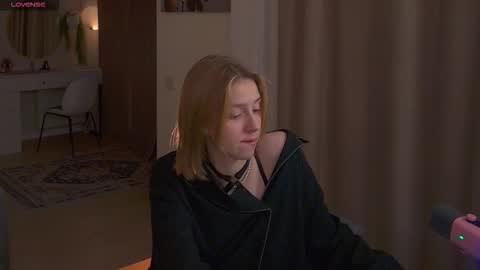 Snapshot of sofiapure18 chatting on 11-22-25, 09:25 Sofia Help me overcome shynes with 100 thumbs up online show from 11-22-25, 09:25