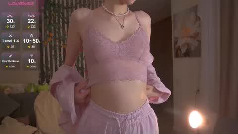 Snapshot of sofiapure18 chatting on 11-27-25, 08:22 Sofia Help me overcome shynes with 100 thumbs up online show from 11-27-25, 08:22