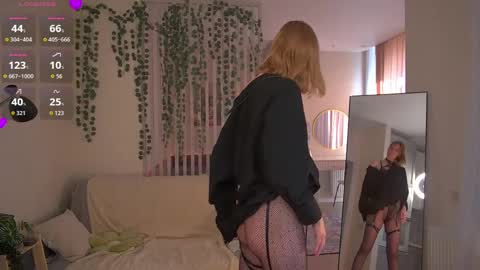 Sofia Help me overcome shynes with 100 thumbs up online show from 04-02-26, 02:20