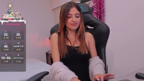 Snapshot of sofiarouge_ chatting on 01-04-25, 07:55 Sofia Help me reach 5K followers online show from 01-04-25, 07:55