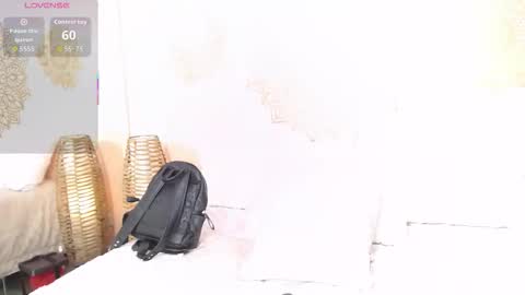 Snapshot of sofiastanley chatting on 11-19-25, 11:54 Sofia Stanley online show from 11-19-25, 11:54