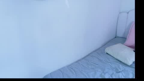 Snapshot of sofiastanley chatting on 04-20-26, 09:38 Sofia Stanley online show from 04-20-26, 09:38
