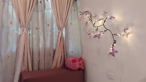 Sofi Bella online show from 03-26-26, 07:30