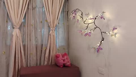 Sofi Bella online show from 05-16-26, 08:07
