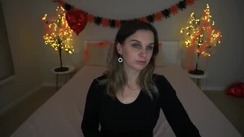 Sofi online show from 10-20-25, 05:19