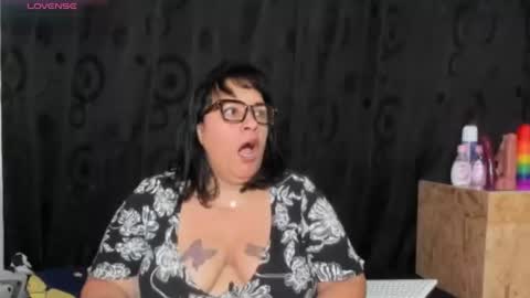 Snapshot of sofie_storm chatting on 07-01-26, 11:45 Vicky online show from 07-01-26, 11:45